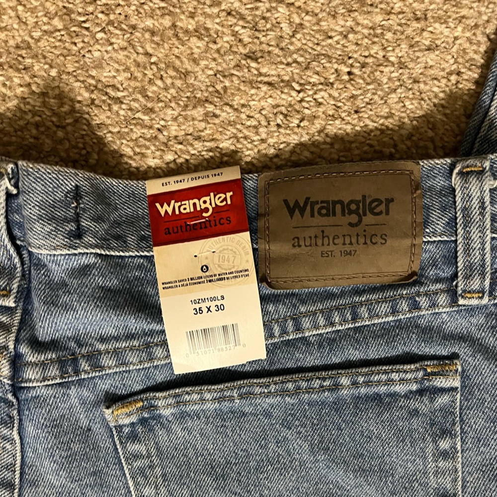 NWT Wrangler Authentic Men’s Jeans 35x30